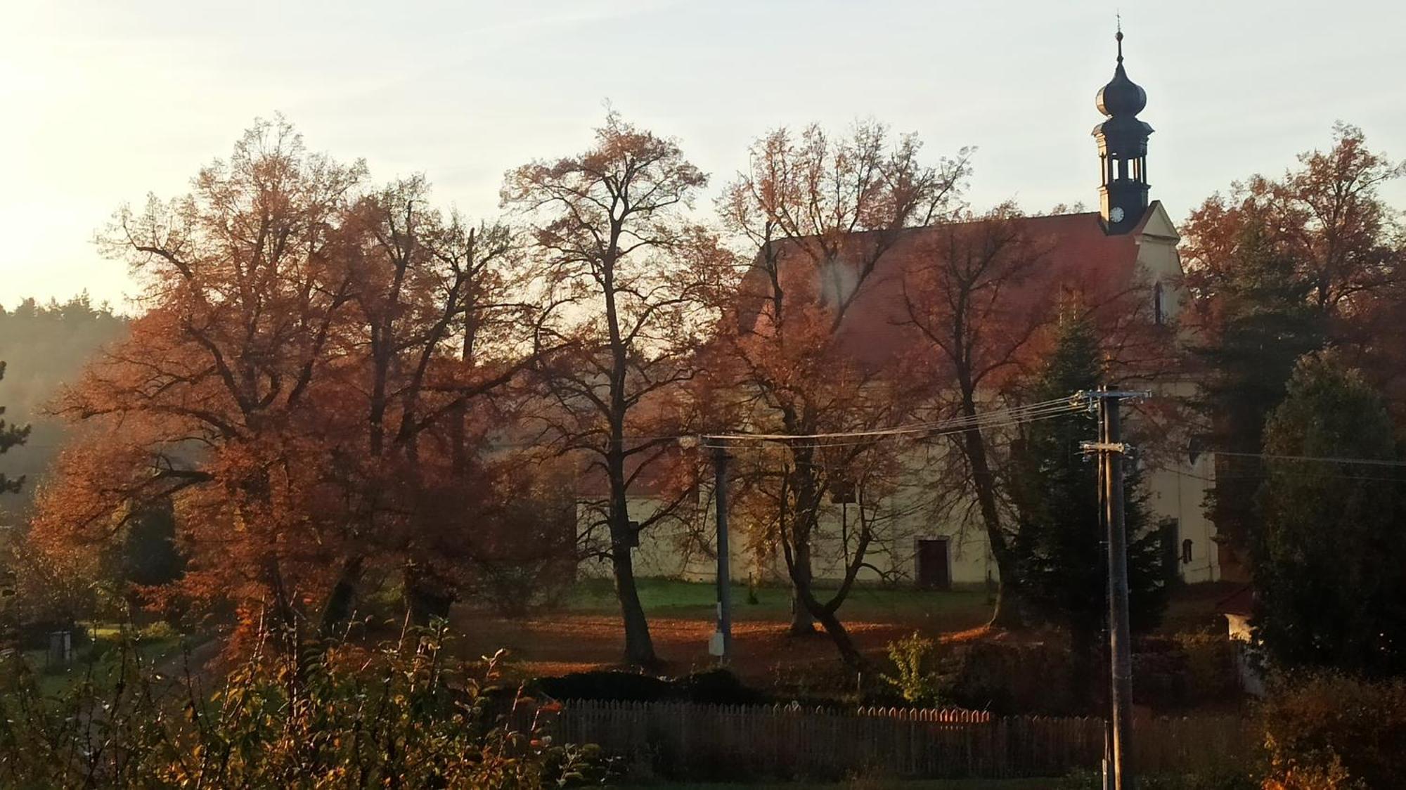 Penzion U Kostela Mlaka Luaran gambar